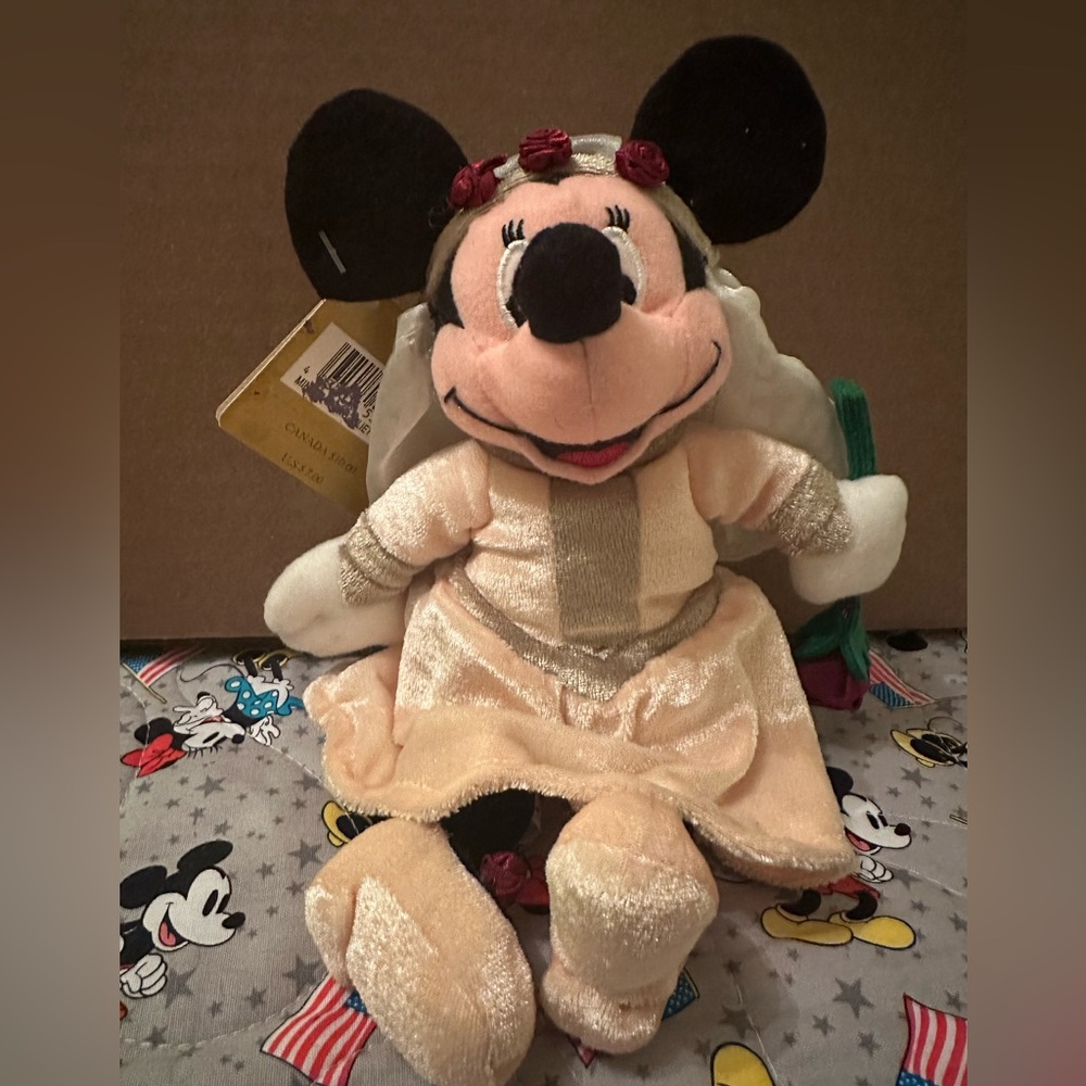 Disney Store Minnie Mouse Juliet from Romeo and Juliet series New bean bag plush